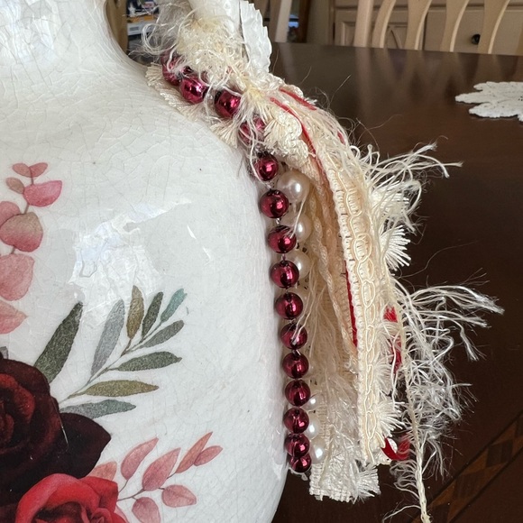 Ceramic jug with rose - Picture 5 of 13